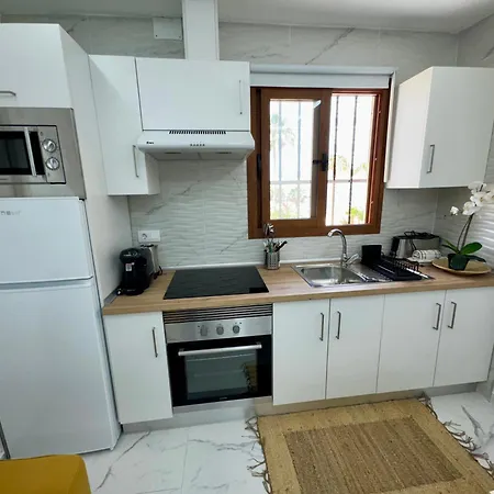 Апартаменты Cozy With Wi-fi *